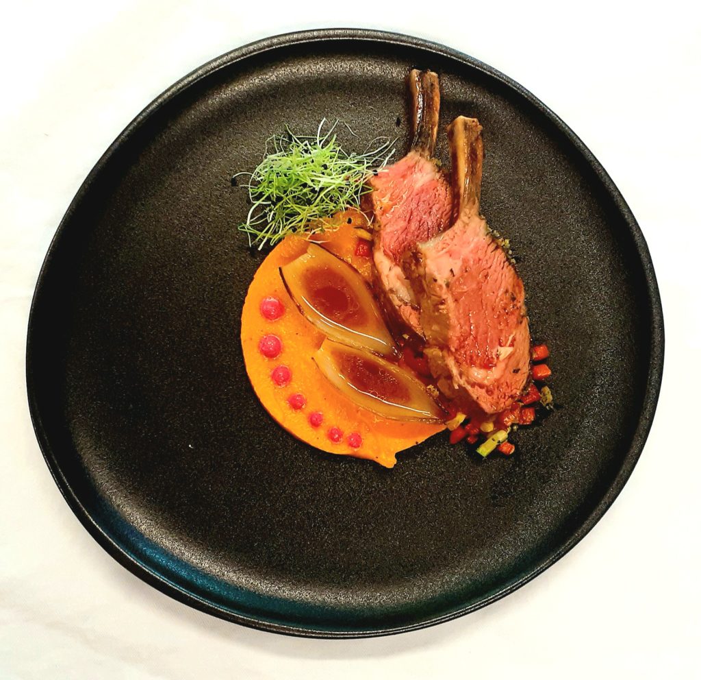 Recette de carré d'agneau en croûte d'herbes aromatiques - L'Acore